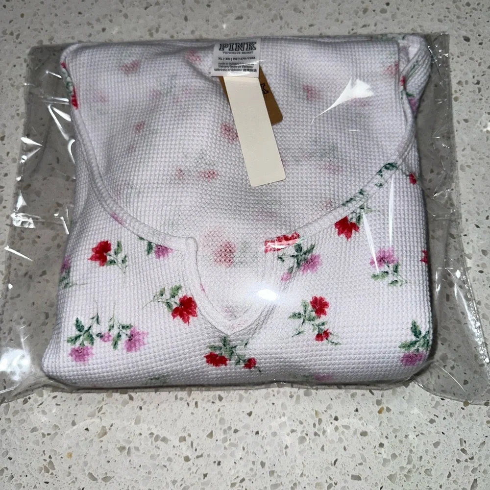 VS VICTORIAS SECRET PINK SHRUNKEN THERMAL NOTCH LONG SLEEVE TEE TOP FLORAL XL